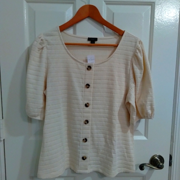 Ann Taylor Cream Blouse with buttons NWT - Picture 4 of 12